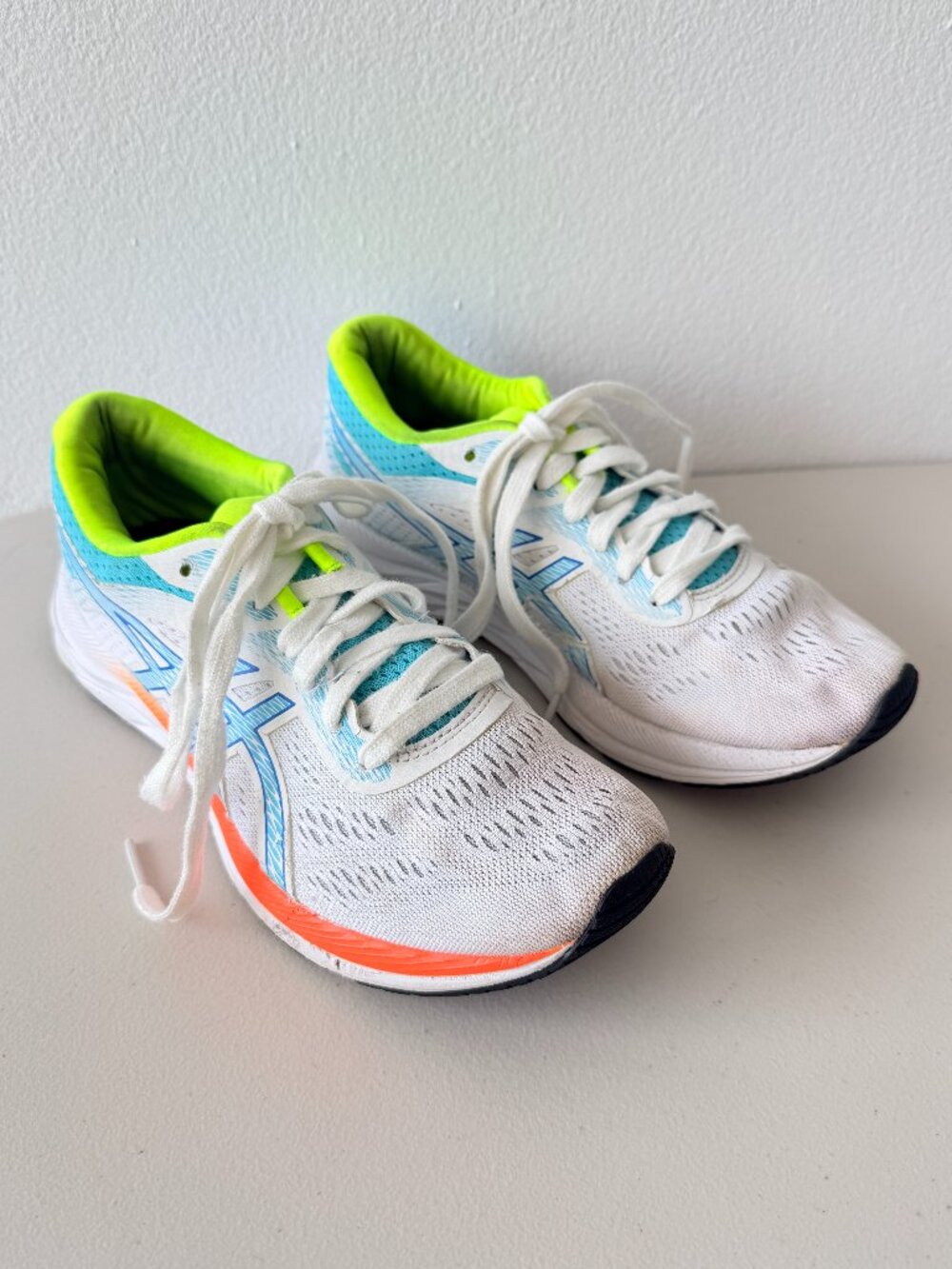 ASICS Gel-Excite 6 Women’s Running Shoes White Blue Neon Size 8 Athletic Sneaker